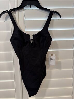Good American Black Scoop One-Piece bodysuit  with Wide Straps